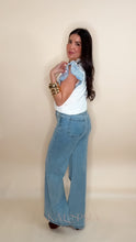 Load image into Gallery viewer, Kirk High Waisted Jeans
