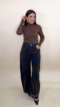 Load image into Gallery viewer, Mónica Suede Denim Pant
