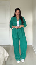 Load image into Gallery viewer, Lazy Two Piece Set - Green
