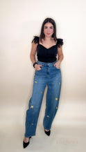 Load image into Gallery viewer, Gold Details Barrel Denim

