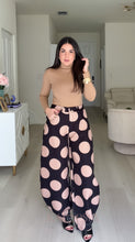 Load image into Gallery viewer, Abbie Barrel Pants - Black
