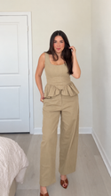Load image into Gallery viewer, Leslie Two Piece Set - Beige
