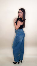 Load image into Gallery viewer, Gold Details Barrel Denim
