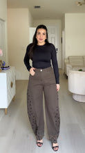 Load image into Gallery viewer, Jessie Barrel Pants
