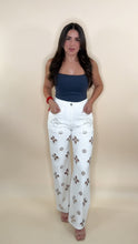Load image into Gallery viewer, Pearly Embroidered Jeans
