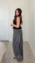 Load image into Gallery viewer, Ciru Barrel Denim Pants
