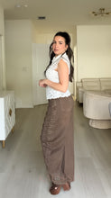 Load image into Gallery viewer, Sevilla Napo Jeans (2 colors)
