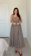 Load image into Gallery viewer, Criss Midi Dress
