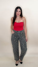Load image into Gallery viewer, Leopard Print Barrel Jeans
