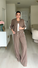 Load image into Gallery viewer, Rivour Two Piece Set - Mocca
