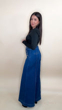 Load image into Gallery viewer, Gorgeous Maxi Jeans
