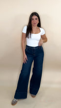 Load image into Gallery viewer, Carlota Stretchy Jeans
