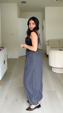Load image into Gallery viewer, Lita Balloon Pants - Navy
