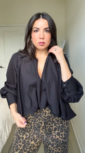 Load image into Gallery viewer, Very Chic Blouse - Black
