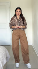 Load image into Gallery viewer, Billie Barrel Pants - Beige
