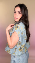 Load image into Gallery viewer, Floral Short Sleeve Jacket

