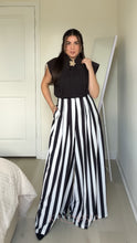 Load image into Gallery viewer, Kiara Two Piece Set
