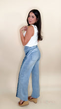 Load image into Gallery viewer, Eterna Embroidered Jeans
