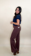 Load image into Gallery viewer, Beautiful Choco Jeans
