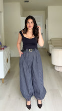 Load image into Gallery viewer, Lita Balloon Pants - Navy
