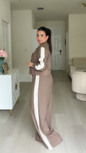 Load image into Gallery viewer, Rivour Two Piece Set - Mocca
