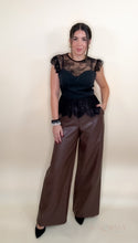 Load image into Gallery viewer, Laura Contrast Top
