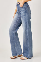 Load image into Gallery viewer, Brianna Wide Leg Jeans
