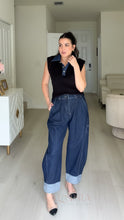Load image into Gallery viewer, Hilary Barrel Jeans
