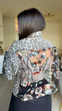 Load image into Gallery viewer, Art Animal Print Jacket
