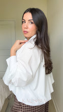 Load image into Gallery viewer, Very Chic Blouse - White
