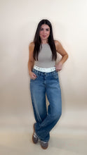 Load image into Gallery viewer, Aroa Jeans
