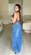 Load image into Gallery viewer, Elania Barrel Jeans
