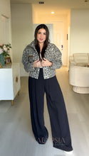 Load image into Gallery viewer, Art Animal Print Jacket
