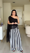 Load image into Gallery viewer, Sophisticated Mesh Top - Black
