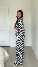 Load image into Gallery viewer, Zebra Print Chic Set
