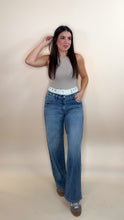 Load image into Gallery viewer, Aroa Jeans

