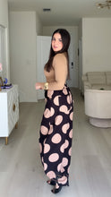 Load image into Gallery viewer, Abbie Barrel Pants - Black
