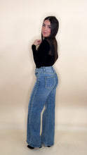 Load image into Gallery viewer, Tachuelas Denim Pants
